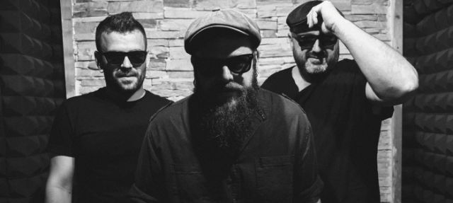Rienda Suelta lanzan su disco debut “¿Dónde está el hombre malo?”