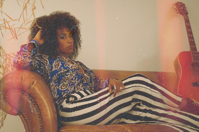 Olana Liss lanza su nuevo single y videoclip «Agua»
