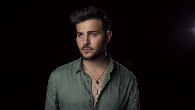 Victor González nos presenta «Todo al Negro», tema incluido en su nuevo disco «El Temporal»