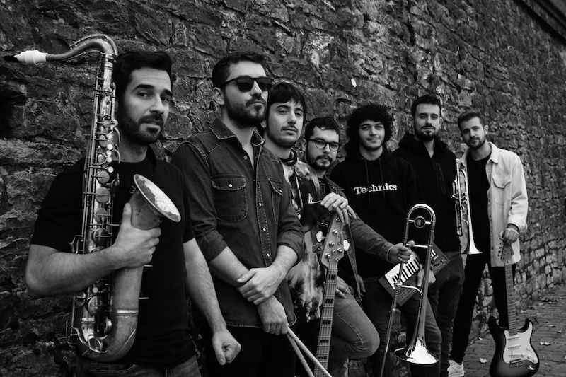 La banda de funk fusión Kinkfolk, nos presenta sus primeras canciones