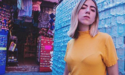 Regina Sáenz nos presenta su primer EP «aZulado»