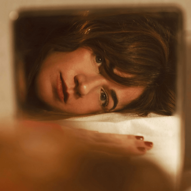 María Rodés lanza «Lo Que Me Pasa», en colaboración con el cantaor Albert Cases