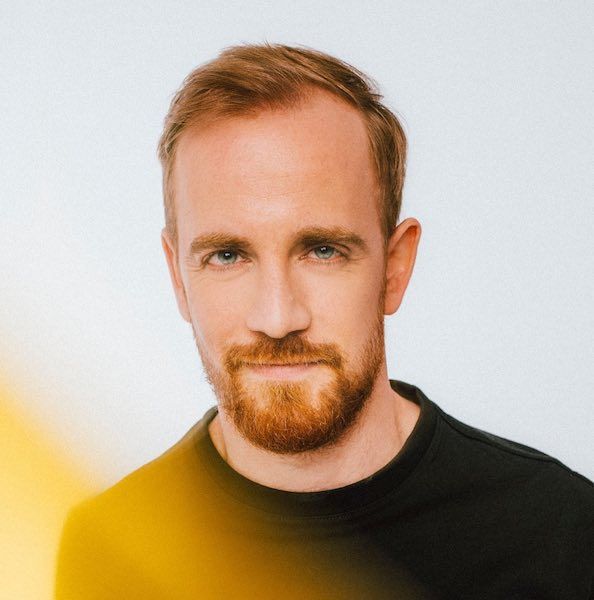 Jesús Viñas nos presenta dos canciones de su próximo disco