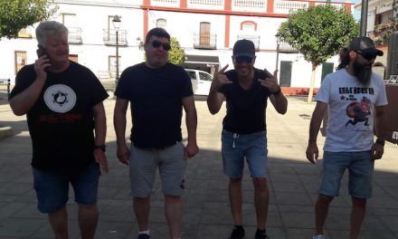 Presentamos a Estraperlo Rock, banda sevillana que versiona canciones del rock y rock and roll en español.