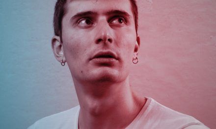 Descubre la música de De la Cruz y sus nuevos lanzamientos.