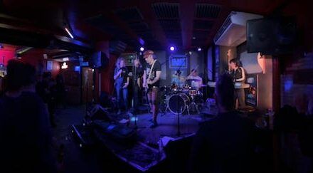 Descubre a la banda Lumpen Club y su nuevo single «Coronas en el mar»