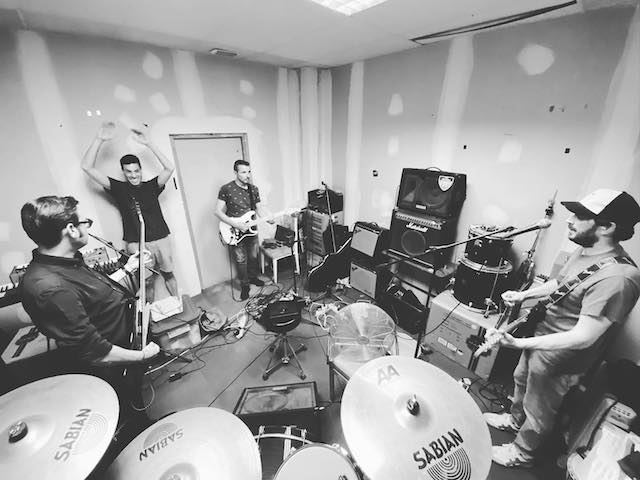 Rey Tristeza nos presentan su EP debut homónimo