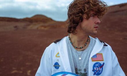 Noan publica su primer disco «Persona Espacial»