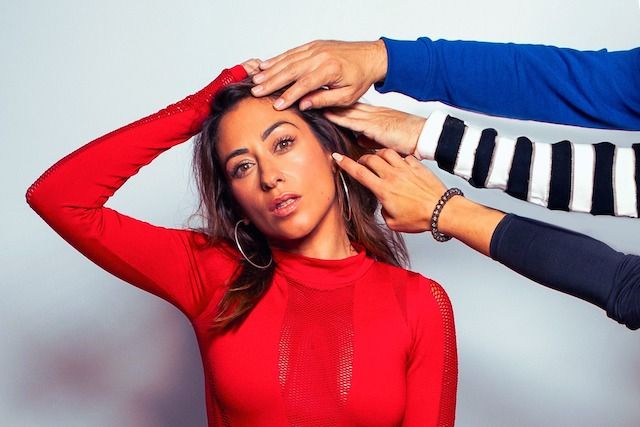 Descubre la música de Rocio Caamaño y su nuevo single «Trileros»