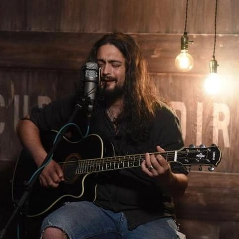 Entrevista al cantautor y compositor Javier Noches