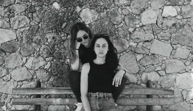 Descubre la música de Estela Gris y su nuevo single ‘Chica Seria’