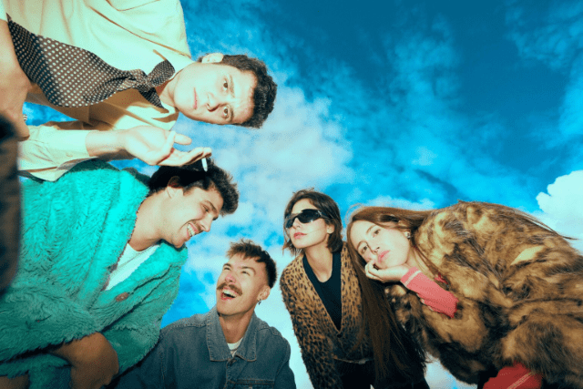Vicente Calderón nos presentan su disco debut homónimo