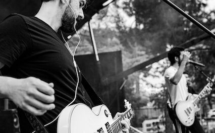 Cerraos estrenan single «Mirándote a ti» (feat. Cadenzia)