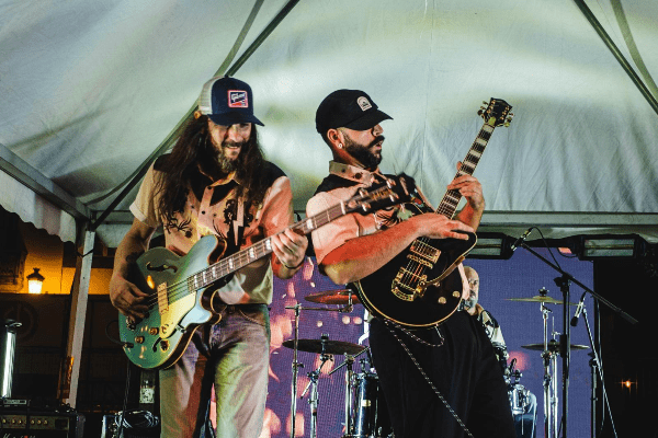 Bífidos debutan con “Fuego”: rock sucio y salvaje desde Canarias