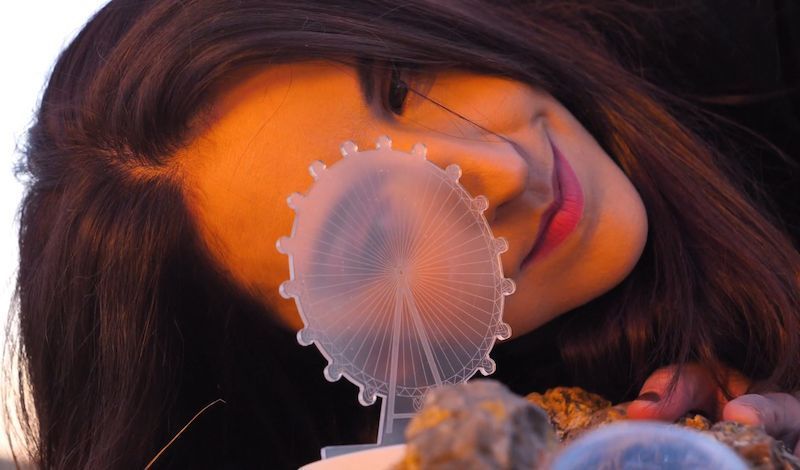 Lydia Martín estrena su nuevo videoclip «Viento a favor»