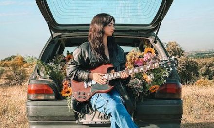 Candela Gómez lanza su nuevo single y videoclip «papel de fumar»