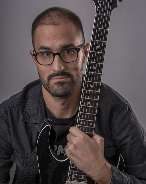 Hugo Alegre presentara «La mirada que em congela», su nuevo single el próximo 16 de Febrero