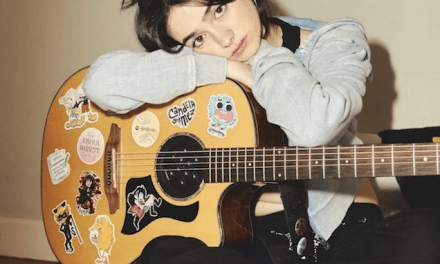 Candela Gómez lanza su nuevo single y videoclip “es combate?”