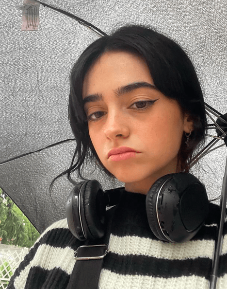 Descubre la música de la artista alicantina Candela Gómez