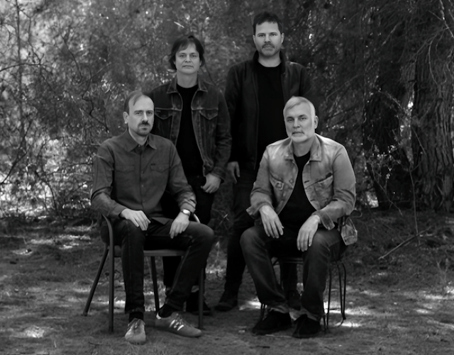 Disfruta de «Como La Primera Vez», nuevo single de La Habitación Roja