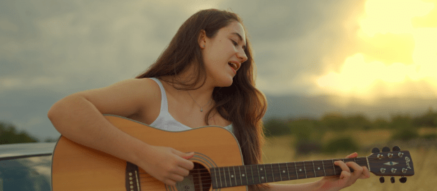 Irene Eneri nos presenta su canción y videoclip «Entiéndelo»