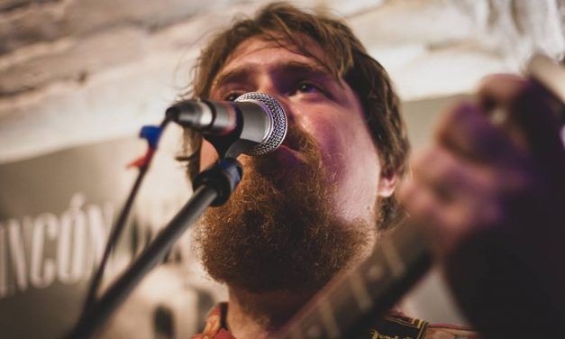 Daryl Hockin hace de su LP debut «Stop Dreaming» un disco valiente y conmovedor.
