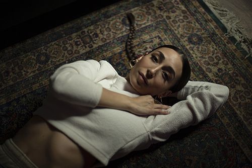 Izah lanza «Santa Rita», primer single su nuevo EP