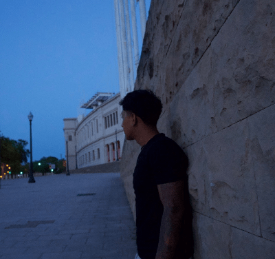 Entrevista a Jouwvy : el artista nos habla sobre su nuevo tema, sus influencias, los retos de la escena urbana actual y lo que viene para su carrera.