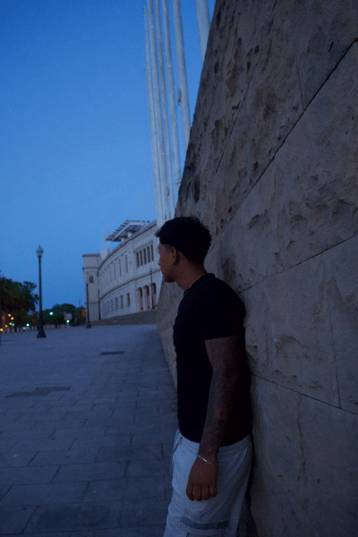 Entrevista a Jouwvy : el artista nos habla sobre su nuevo tema, sus influencias, los retos de la escena urbana actual y lo que viene para su carrera.