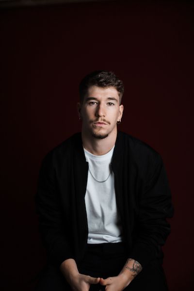 Eukeni nos presenta su primer single «Algo Mejor»
