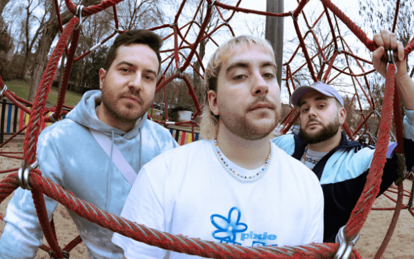 FINTA redefine las reglas del pop con su primer álbum homónimo: un manifiesto generacional lleno de emoción y actitud