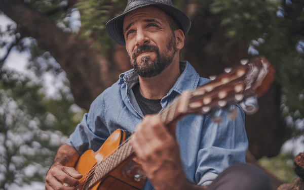Gozado Trovador: poesía hecha canción entre Uruguay y España