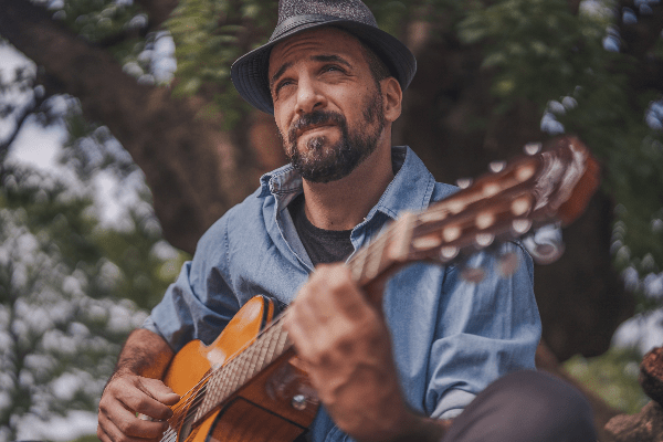 Gozado Trovador: poesía hecha canción entre Uruguay y España
