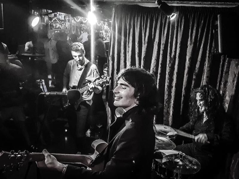 Descubre la música de músico pontevedrés Miguel Alberte