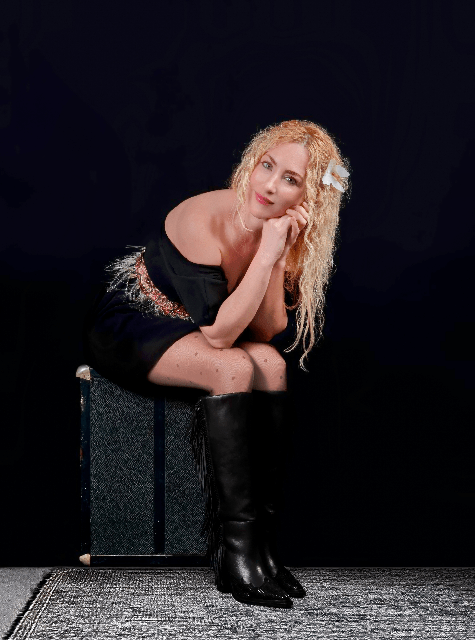 Karen Ortiz de Guinea lanza su nueva canción «Gau Ilunetan»