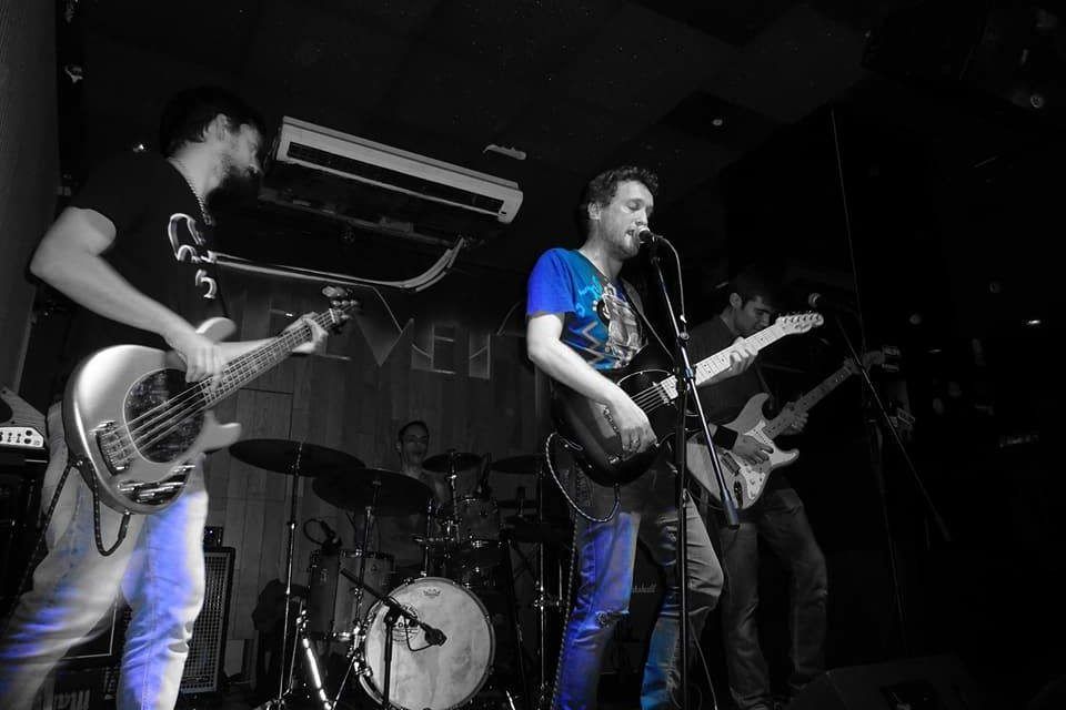 Concierto de Icarus Crash: 12 de Mayo en Hotel Molina Lario (Málaga)