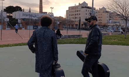 Raúl Vital nos presenta su nuevo single «Asomado al precipicio», en colaboración con Alejo