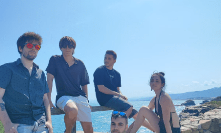 Huyendo con Asteria nos presentan sus primeras canciones: «Qué más da» y «Sindrome de la princesa»
