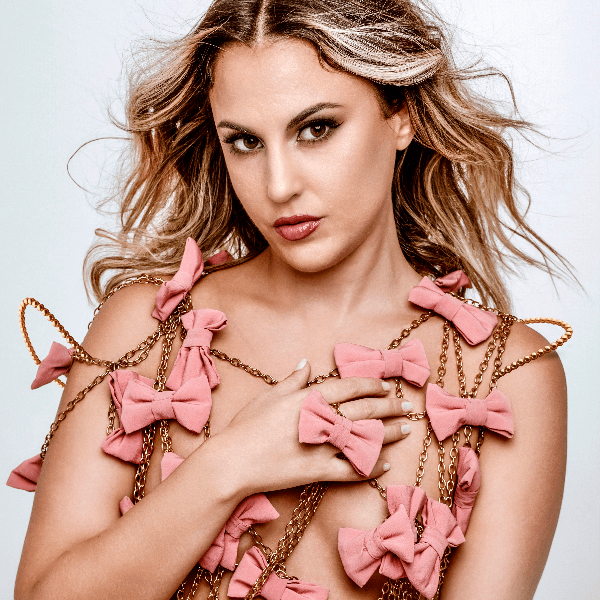 Patricia Salma nos presenta su nueva canción y videoclip «K4RMA»