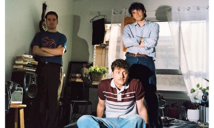 Karavana publican su esperado nuevo disco “Entre Amores y Errores”