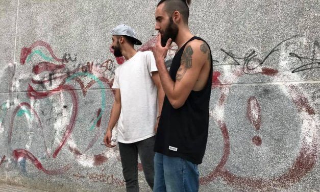 Escucha «Momentos» el nuevo tema de la banda de rap onubense La Doble F