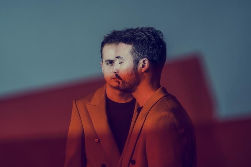 MELIFLUO lanza ‘Me faltas mucho’, primer adelanto de su disco debut
