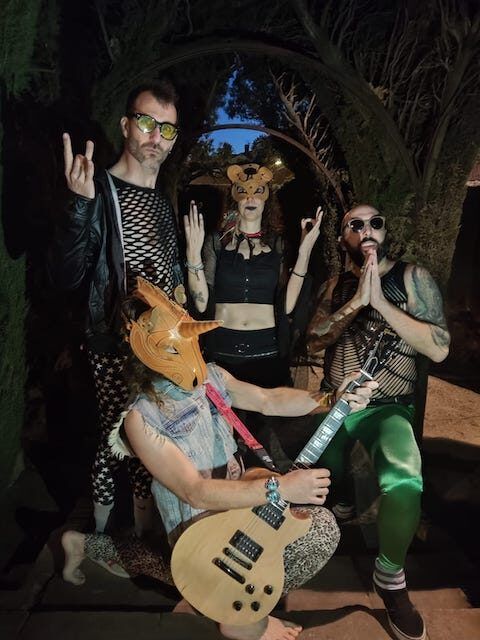 Descubre la banda MXmantrix y su nuevo single «Poliamor»