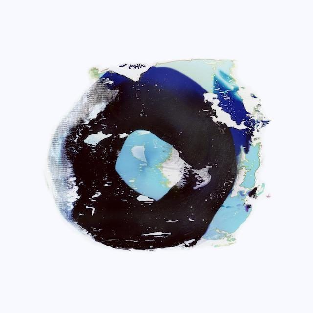 Obal lanzan su primer single «Around Me»