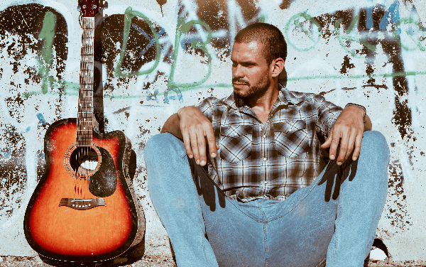 Ramón Jácome desata emoción y energía con su nuevo single “No quiero volver”