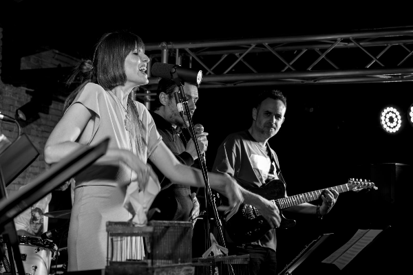 Savi renace con “Vuelvo a mí”, un canto a recuperar la calma interior junto a Payoh Soul Rebel
