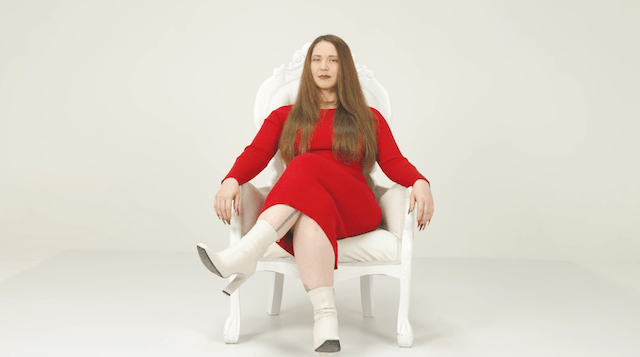 Nella Zola estrena su nuevo single y videoclip «Lqvah»