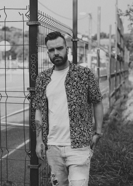 Skinny Mayo estrena su nuevo single «Angel de la guarda»