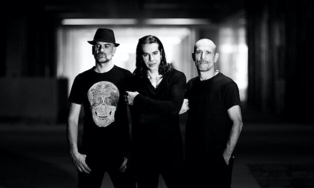 Superblack se presentan en EMDT con su primer disco “H2O”
