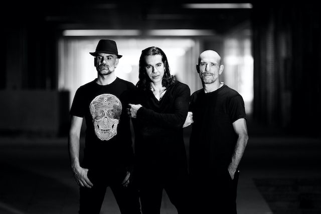 Superblack se presentan en EMDT con su primer disco “H2O”